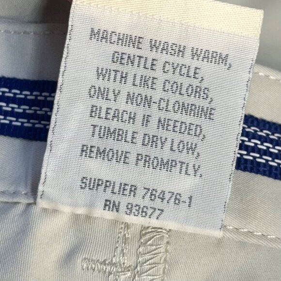 St Johns Bay Classic Shorts Mens Size 34 Beige Casual Summer Golf - Picture 7 of 7